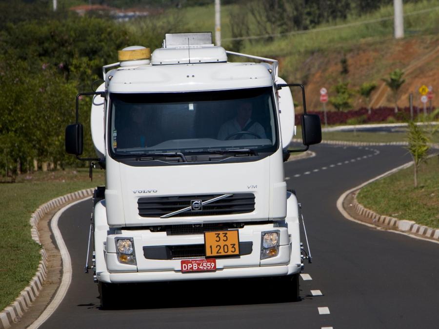  Volvo VM 310 4x2 Tractor 2003 года  (фото 18 из 29)